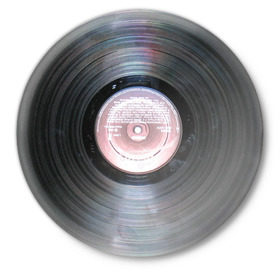 Значок с принтом Виниловая пластинка в Курске,  металл | круглая форма, металлическая застежка в виде булавки | Тематика изображения на принте: music | sound | vinyl | альбом | винил | музыка | пластинка