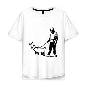 Мужская футболка хлопок Oversize с принтом Парень с собакой (Banksy) в Курске, 100% хлопок | свободный крой, круглый ворот, “спинка” длиннее передней части | Тематика изображения на принте: dog | бэнкси | граффити | собака
