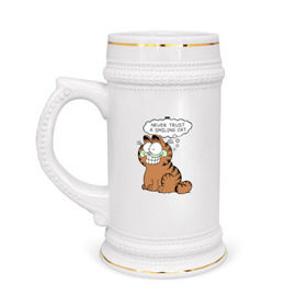 Кружка пивная с принтом Garfield Smiling Cat в Курске,  керамика (Материал выдерживает высокую температуру, стоит избегать резкого перепада температур) |  объем 630 мл | Тематика изображения на принте: garfield smiling cat гарфилд кот