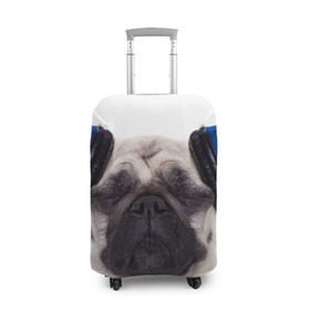 Чехол для чемодана 3D с принтом Мопс в наушниках в Курске, 86% полиэфир, 14% спандекс | двустороннее нанесение принта, прорези для ручек и колес | дворняжка | домашние животные | любимец | мопс | пес | песик | питомец | собака | собачка