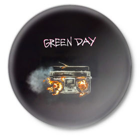 Значок с принтом Green Day магнитофон в огне в Курске,  металл | круглая форма, металлическая застежка в виде булавки | american idiot | green day | альтернативный | билли джо армстронг | грин дей | группа | зелёный день | майк дёрнт | музыка | панк | поп | поппанк | рок | тре кул