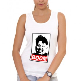 Женская майка хлопок с принтом BOOM КИМ ЧЕН ЫН в Курске, 95% хлопок, 5% эластан |  | Тематика изображения на принте: boom | kim chen eun | mems | ким чен ын | кнр | мемы | северная корея | ядерные ракеты