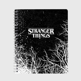 Тетрадь с принтом STRANGER THINGS ОЧЕНЬ СТРАННЫЕ ДЕЛА в Курске, 100% бумага | 48 листов, плотность листов — 60 г/м2, плотность картонной обложки — 250 г/м2. Листы скреплены сбоку удобной пружинной спиралью. Уголки страниц и обложки скругленные. Цвет линий — светло-серый
 | 11 | stranger things | одди | одиннадцатая | очень странные дела | сериалы