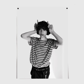 Постер с принтом finn wolfhard в Курске, 100% бумага
 | бумага, плотность 150 мг. Матовая, но за счет высокого коэффициента гладкости имеет небольшой блеск и дает на свету блики, но в отличии от глянцевой бумаги не покрыта лаком | finn wolfhard | очень странные дела | финн вулфард