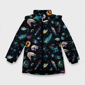 Зимняя куртка для девочек 3D с принтом Creatures of Deep ocean в Курске, ткань верха — 100% полиэстер; подклад — 100% полиэстер, утеплитель — 100% полиэстер. | длина ниже бедра, удлиненная спинка, воротник стойка и отстегивающийся капюшон. Есть боковые карманы с листочкой на кнопках, утяжки по низу изделия и внутренний карман на молнии. 

Предусмотрены светоотражающий принт на спинке, радужный светоотражающий элемент на пуллере молнии и на резинке для утяжки. | creatures | dark | deep | fish | ocean | кальмар | монстр | океан | рыбы | хищник