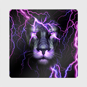 Магнит виниловый Квадрат с принтом НЕОНОВЫЙ ЛЕВ  NEON LION в Курске, полимерный материал с магнитным слоем | размер 9*9 см, закругленные углы | lion | neon | голова | гроза | дикая кошка | животные | кот | кошка | лев | молния | неон | тигр | хищник