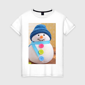 Женская футболка хлопок с принтом Счастливый снеговичок в Курске, 100% хлопок | прямой крой, круглый вырез горловины, длина до линии бедер, слегка спущенное плечо | детство | зима 2022 | новый год | праздник | радость | снеговик | счастье